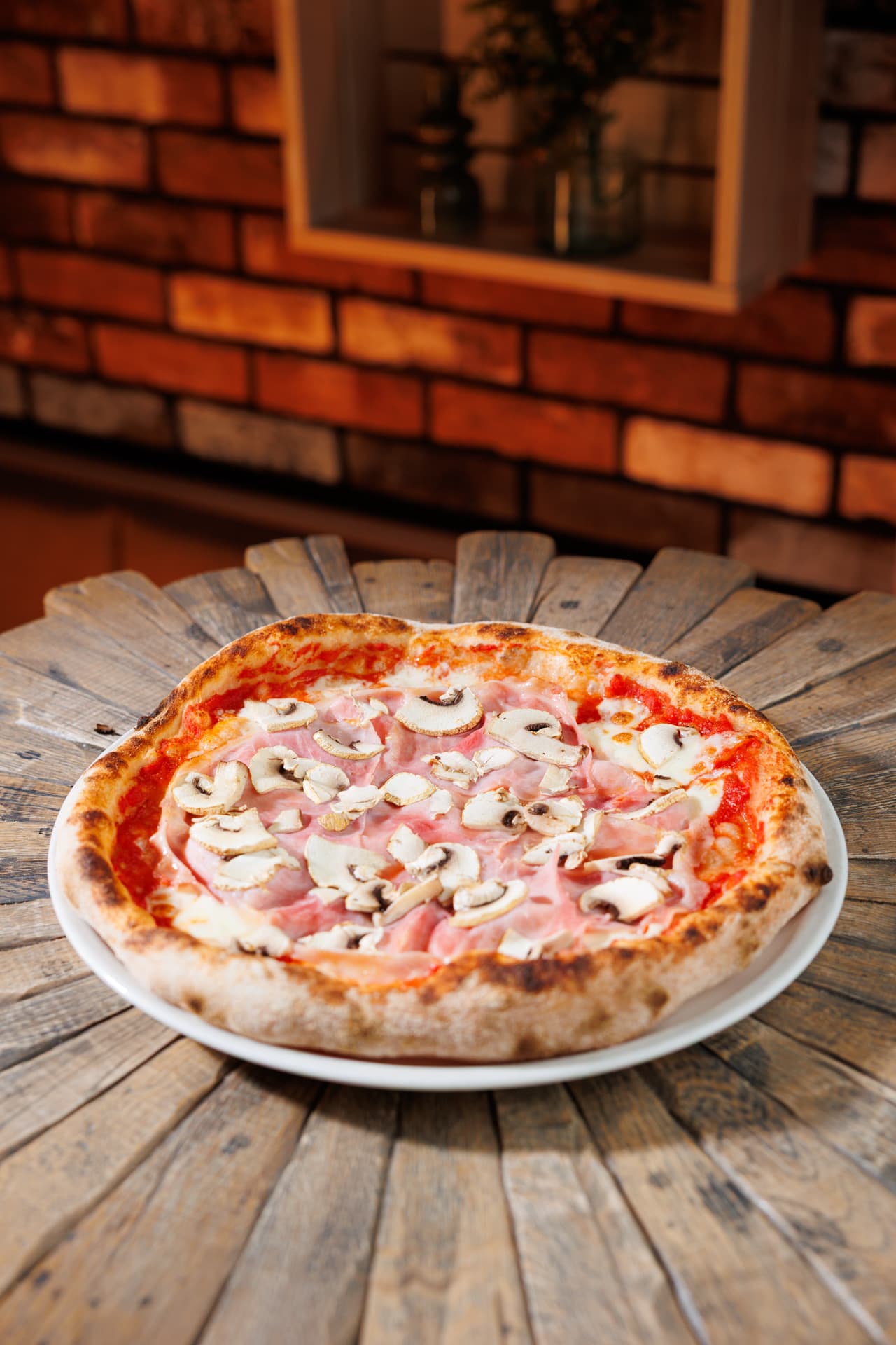 Prosciutto e Funghi