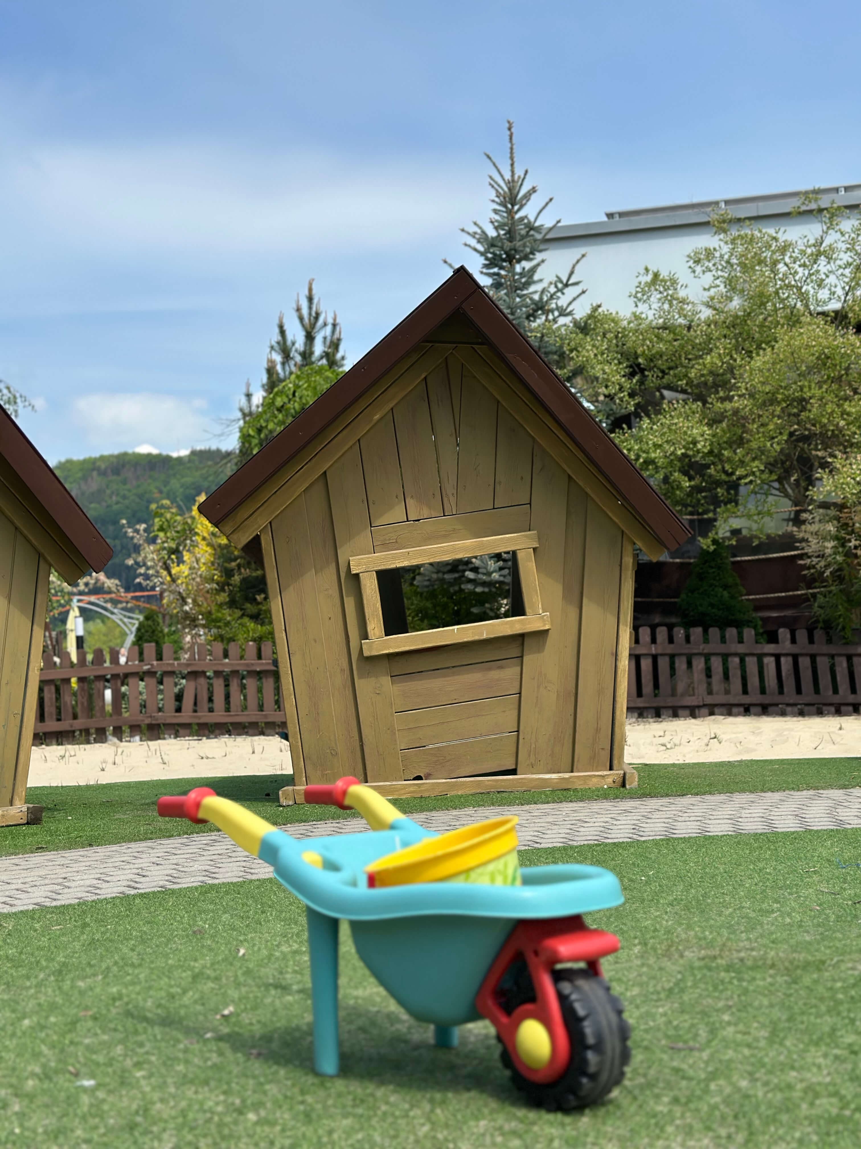 A family restaurant with a kids corner and playground by the water dam in Žilina